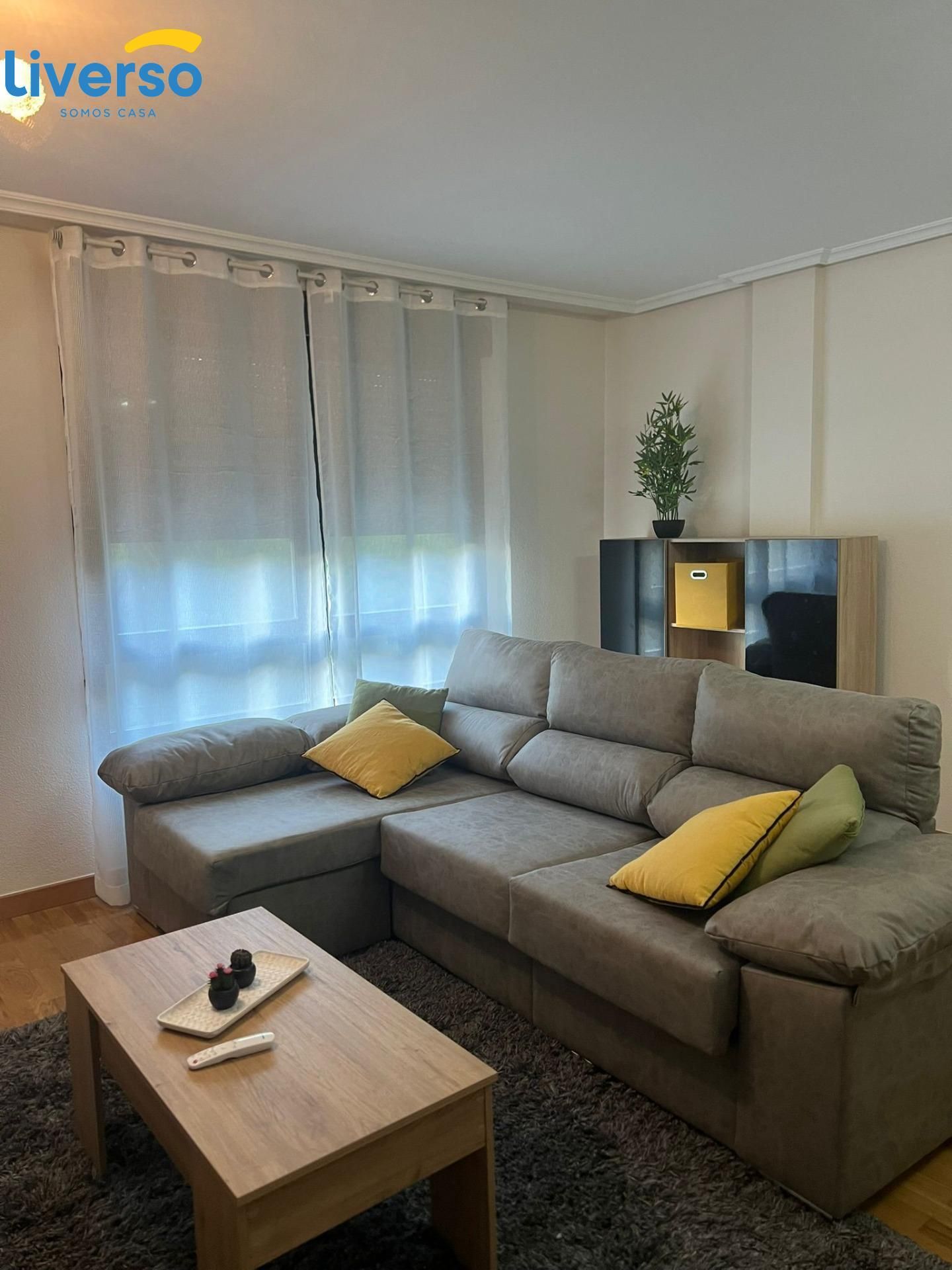 Living room of Flat to share in Burgos Capital  with Balcony