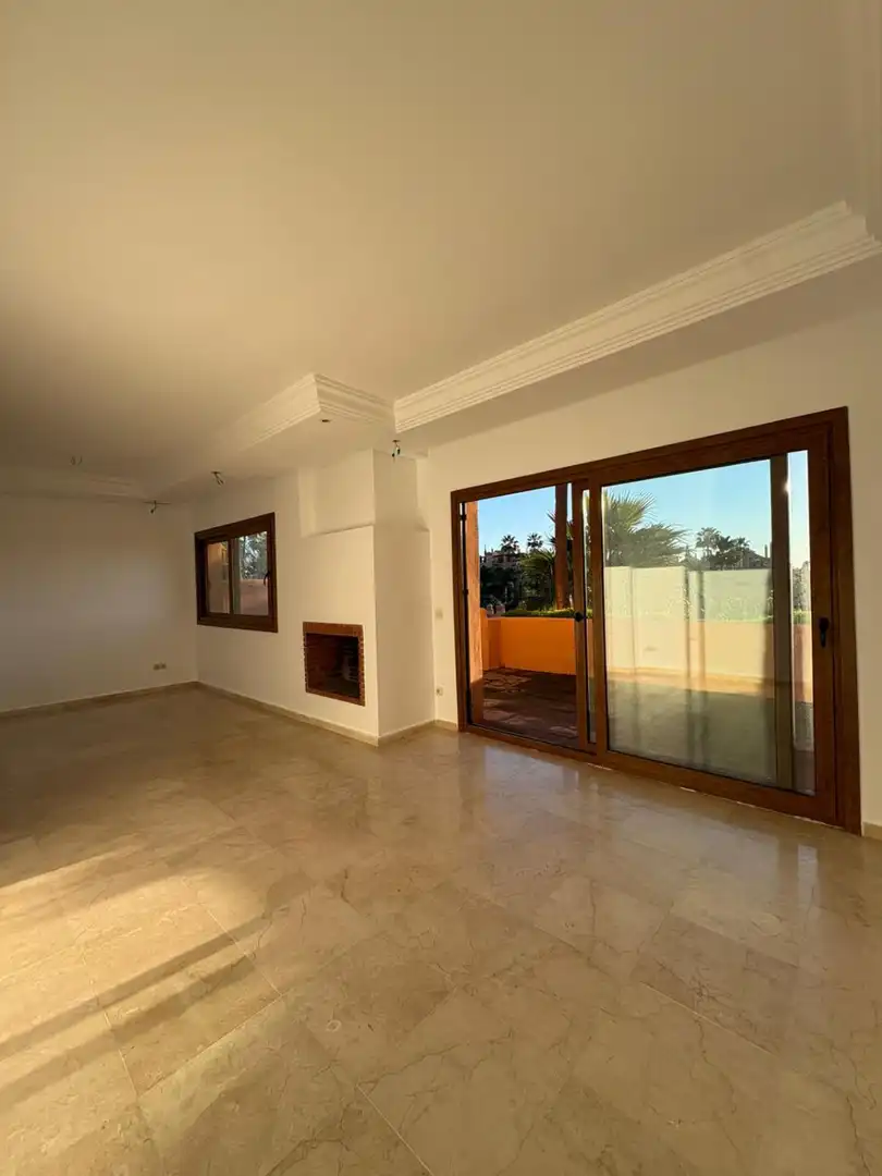 Sala d'estar de Casa o xalet en venda en Mijas amb Calefacció, Jardí privat i Terrassa