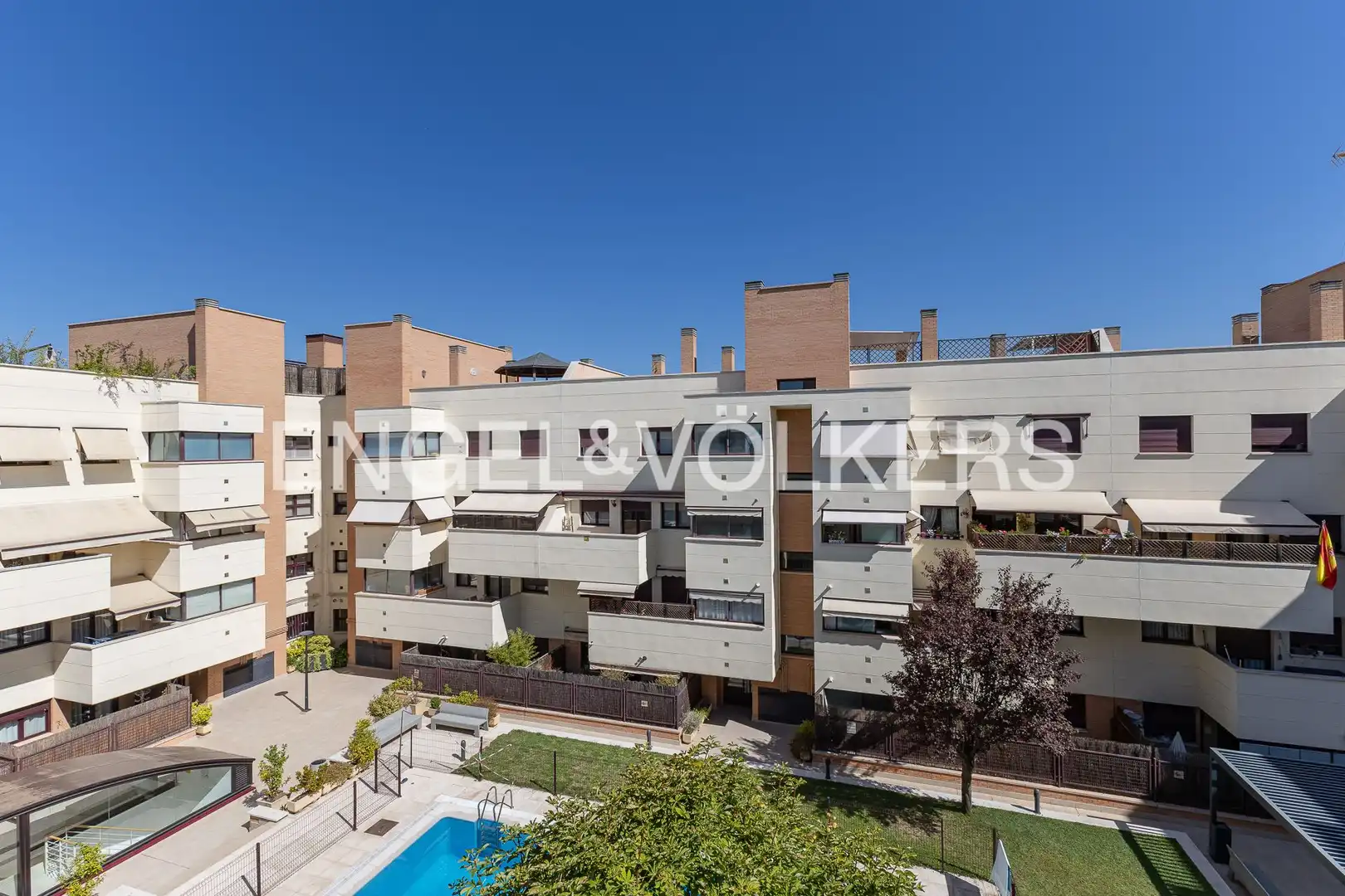 Vista exterior de Dúplex de lloguer en Madrid amb Aire condicionat, Calefacció i Terrassa