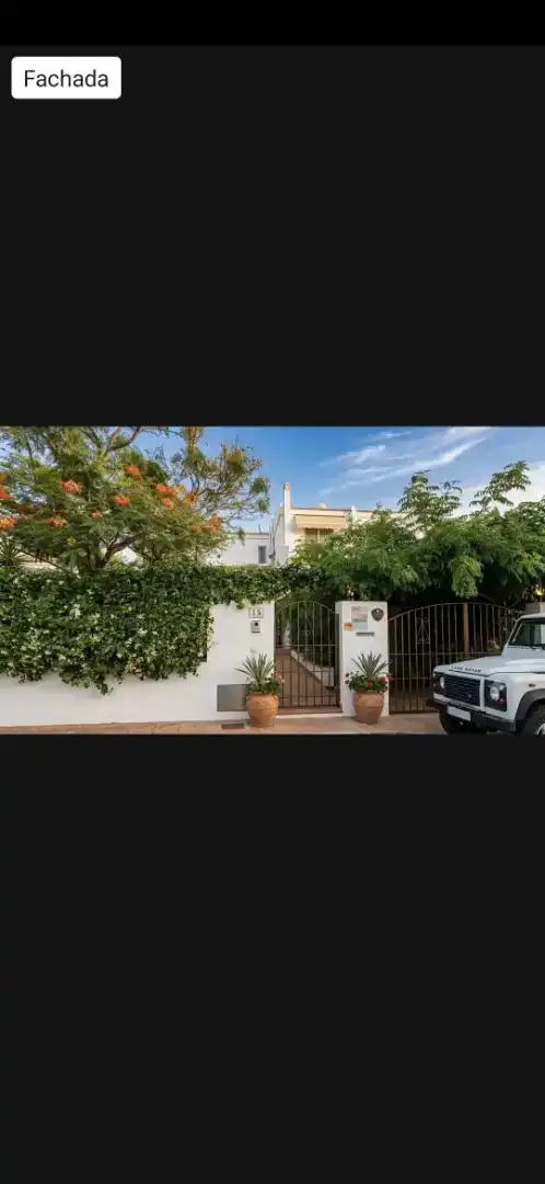 Vista exterior de Casa o xalet en venda en  Almería Capital amb Aire condicionat