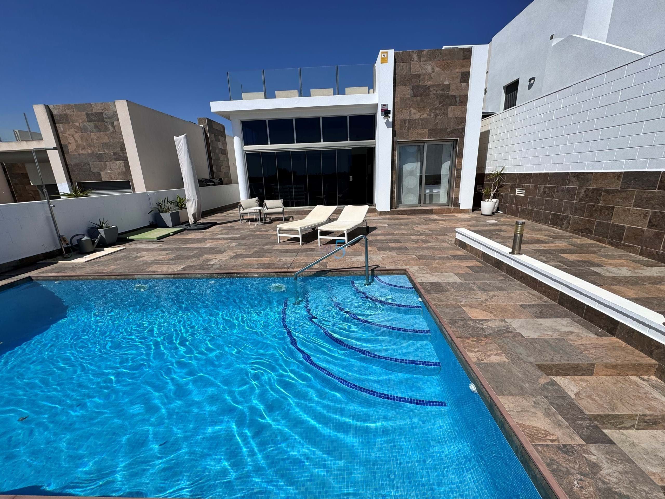 Piscina de Casa o chalet en venta en Orihuela con Aire acondicionado, Calefacción y Terraza