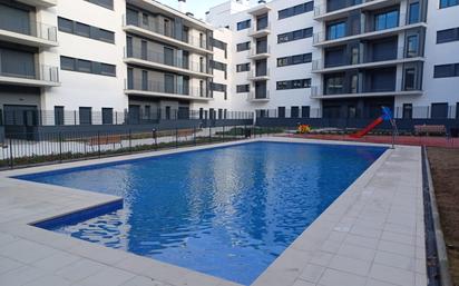 Swimming pool of Flat for sale in Girona Capital  with Air Conditioner, Terrace and Balcony