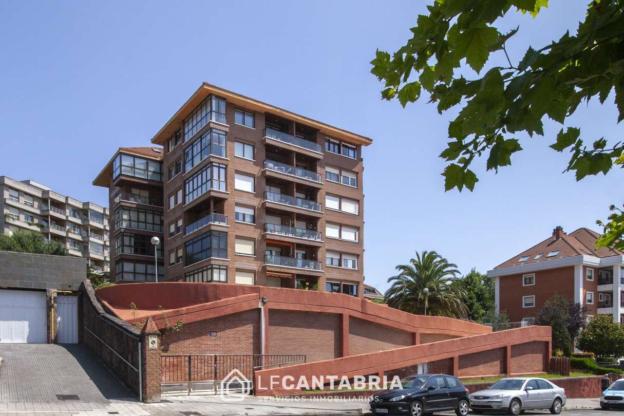 Exterior view of Flat for sale in Santander  with Heating, Private garden and Storage room