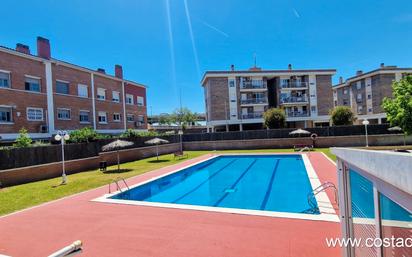 Swimming pool of Single-family semi-detached for sale in Gavà  with Air Conditioner, Heating and Parquet flooring