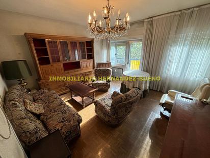 Living room of Flat for sale in Salamanca Capital  with Air Conditioner