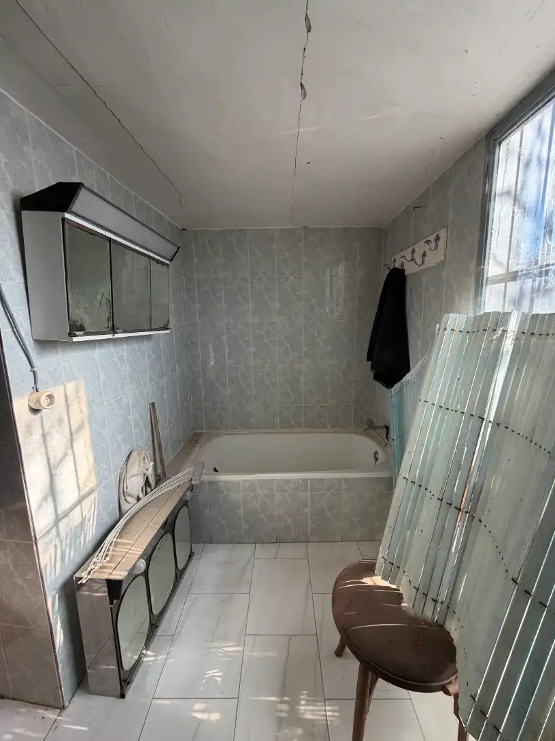 Bany de Casa o xalet en venda en Úbeda amb Jardí privat i Traster