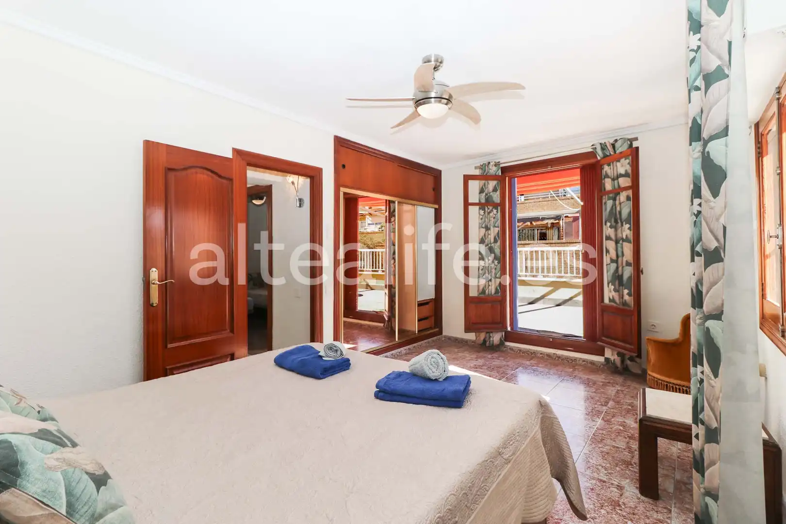 Schlafzimmer von Dachboden zum Verkauf in Benidorm mit Klimaanlage und Terrasse