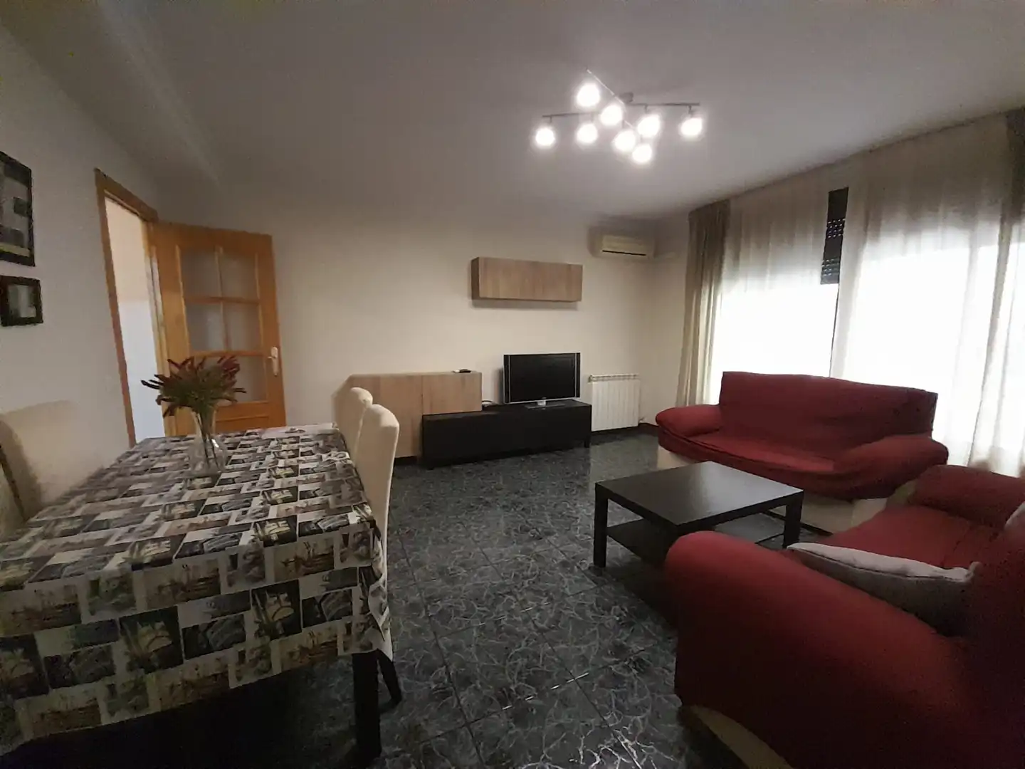 Piso con terraza en venta en Avenida Primero de Mayo, imagen 2