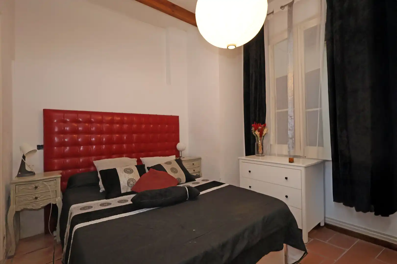 Dormitori de Casa o xalet en venda en Esplugues de Llobregat amb Terrassa, Traster i Balcó