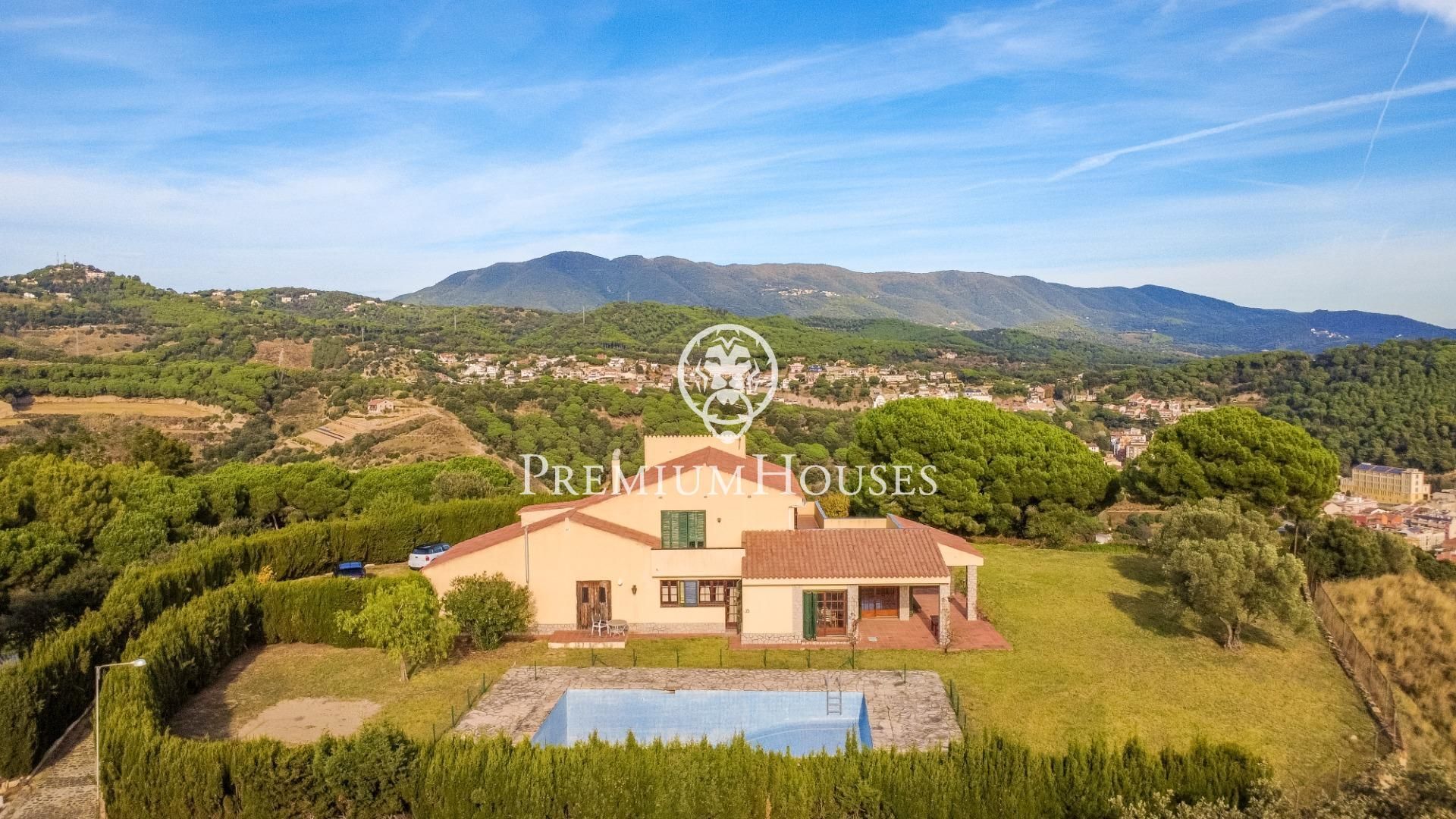 Vista exterior de Casa o xalet en venda en Arenys de Munt amb Jardí privat, Terrassa i Traster
