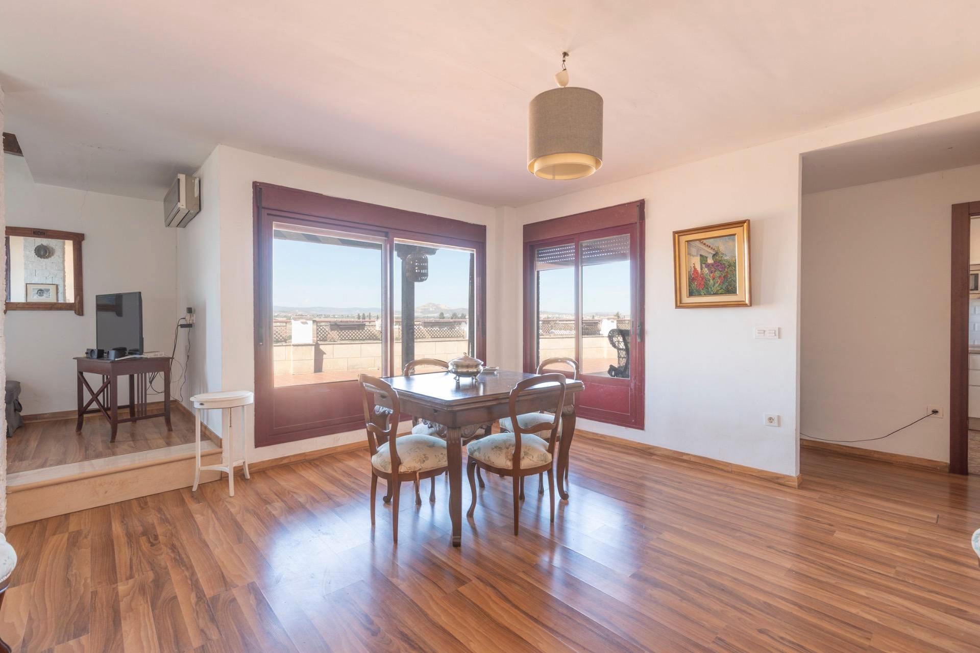 Menjador de Àtic en venda en Armilla amb Terrassa i Traster