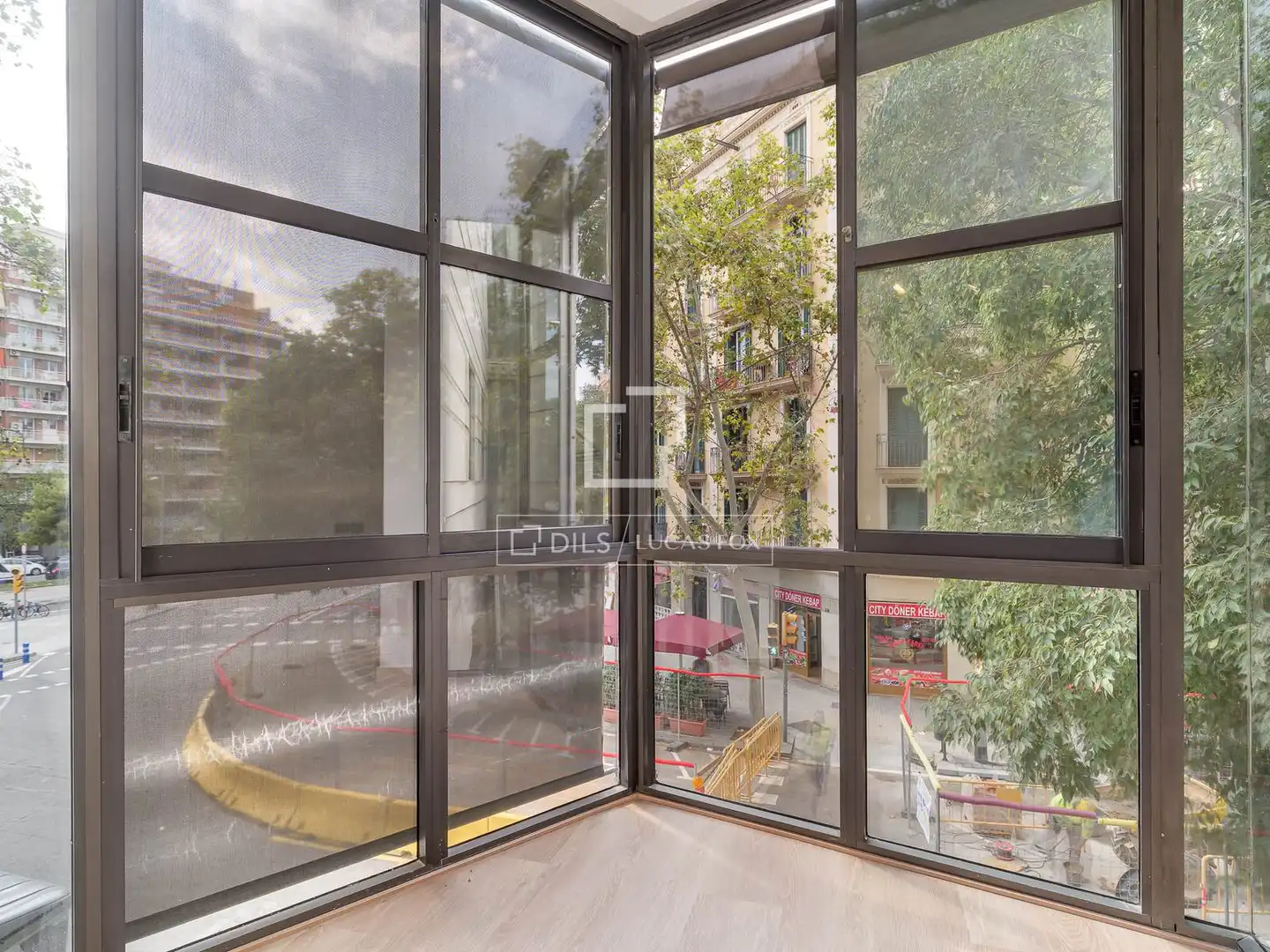 Exterior view of Flat for rent in Barcelona  with Air Conditioner and Parquet flooring