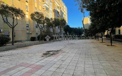 Exterior view of Flat for sale in  Sevilla Capital  with Air Conditioner