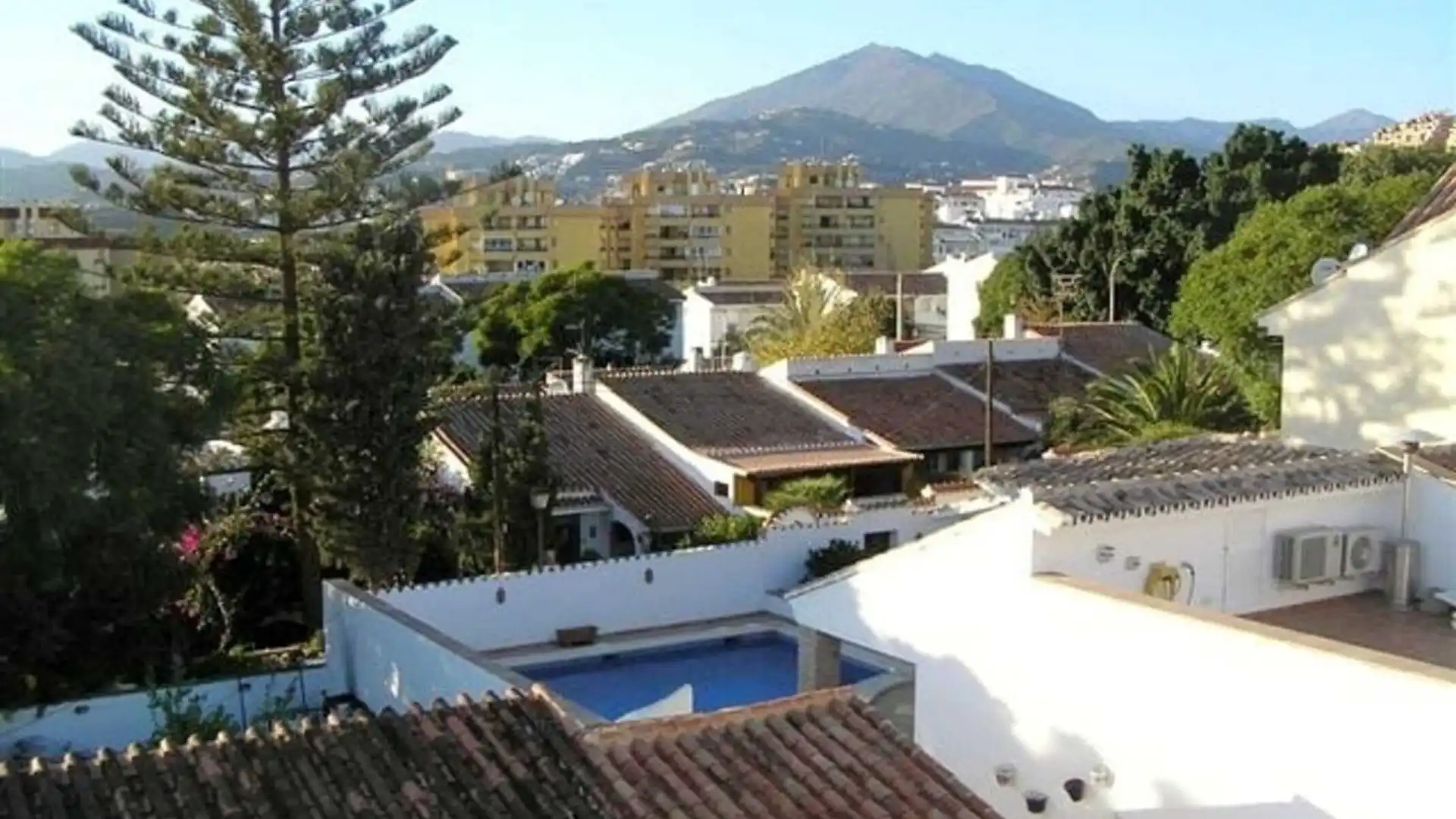Vista exterior de Casa o chalet en venta en Marbella con Aire acondicionado y Amueblado