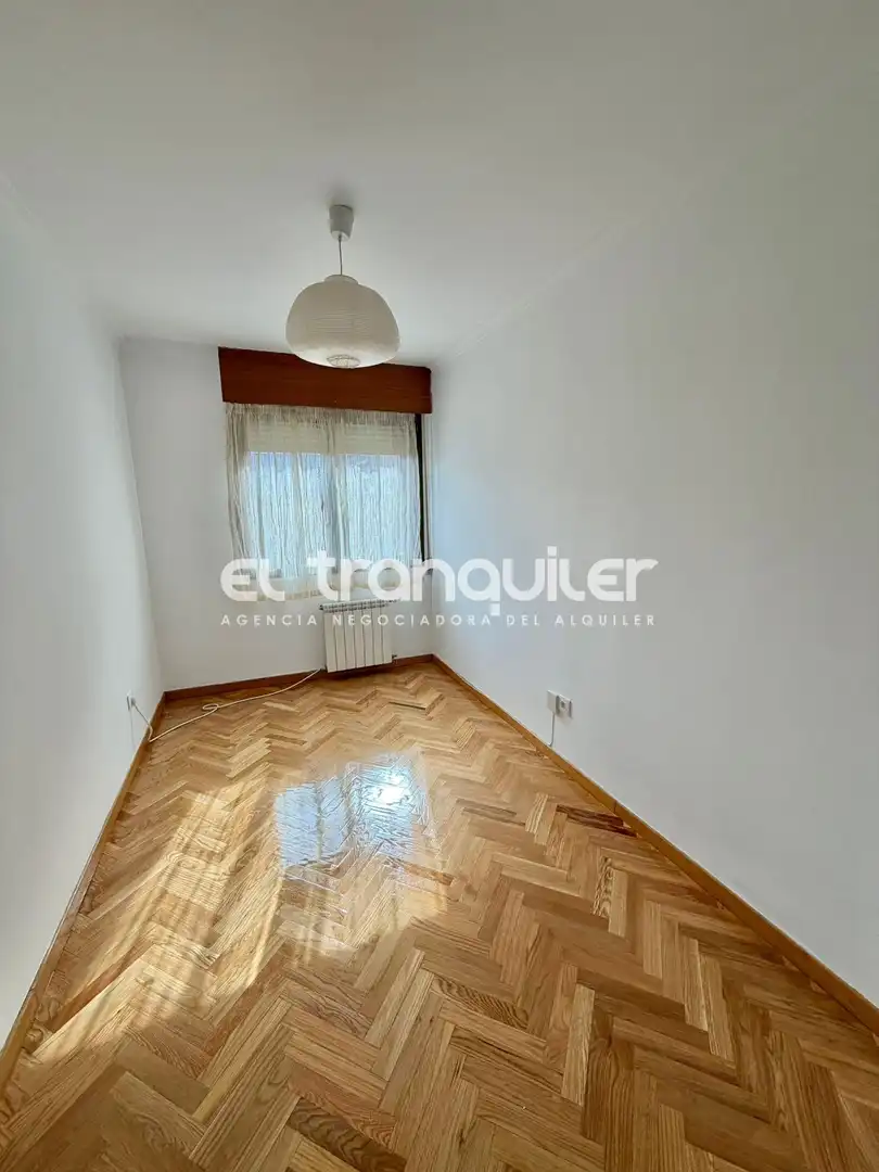 Habitación de Piso de alquiler en Madrid con Aire acondicionado, Parquet y Lavadora