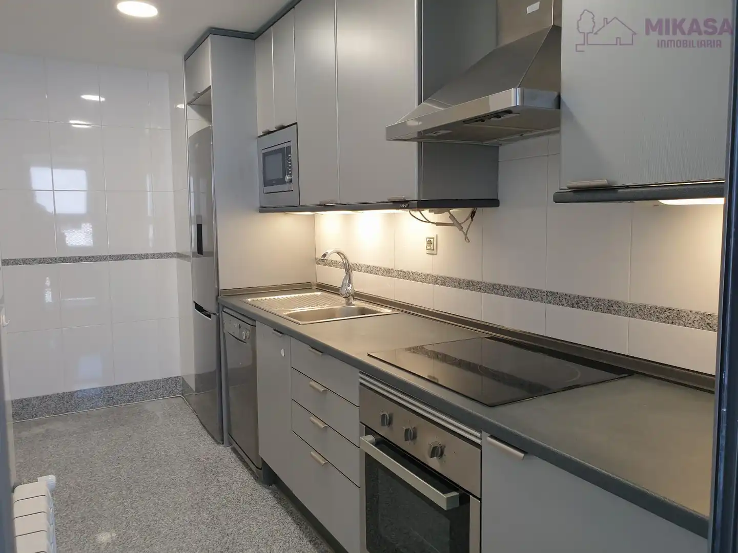 Kitchen of Flat for rent in Madrid  with Air Conditioner, Heating and Community pool