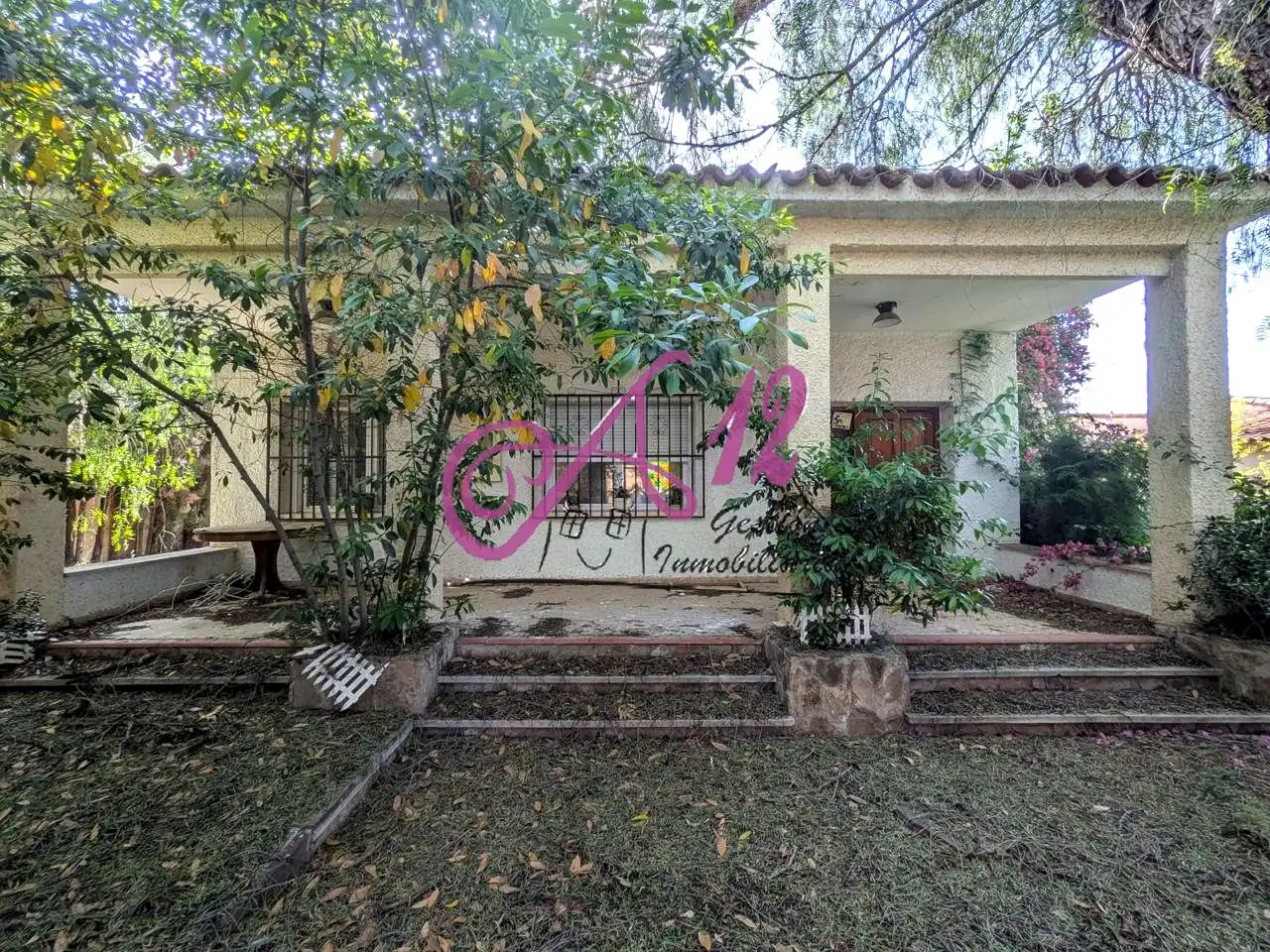 Garden of Houses for sale in La Pobla de Vallbona  with Swimming Pool