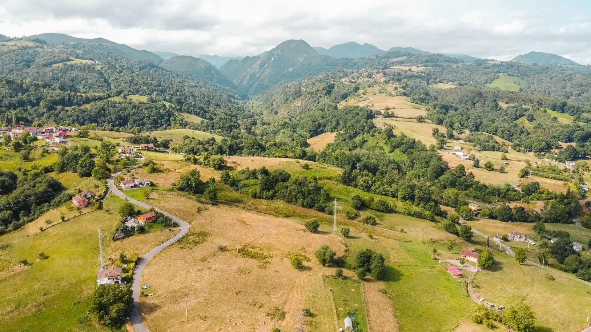 Casa rústica amb jardí en venda a Lugar Villar de Guergu 75, imagen 46