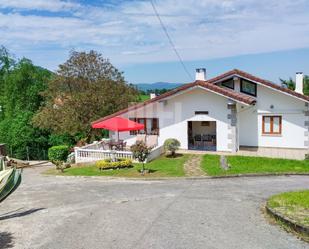 Vista exterior de Casa o xalet en venda en Hernialde amb Calefacció, Jardí privat i Terrassa