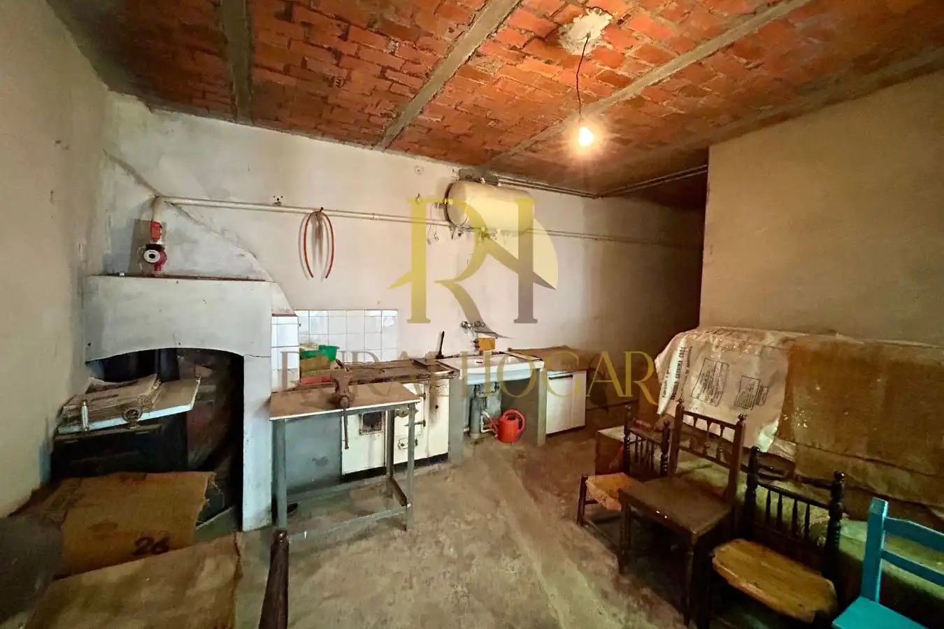 Kitchen of Houses for sale in Villazala  with Storage room