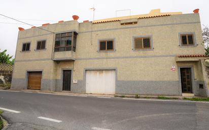 Vista exterior de Casa o xalet en venda en Firgas amb Jardí privat, Terrassa i Traster