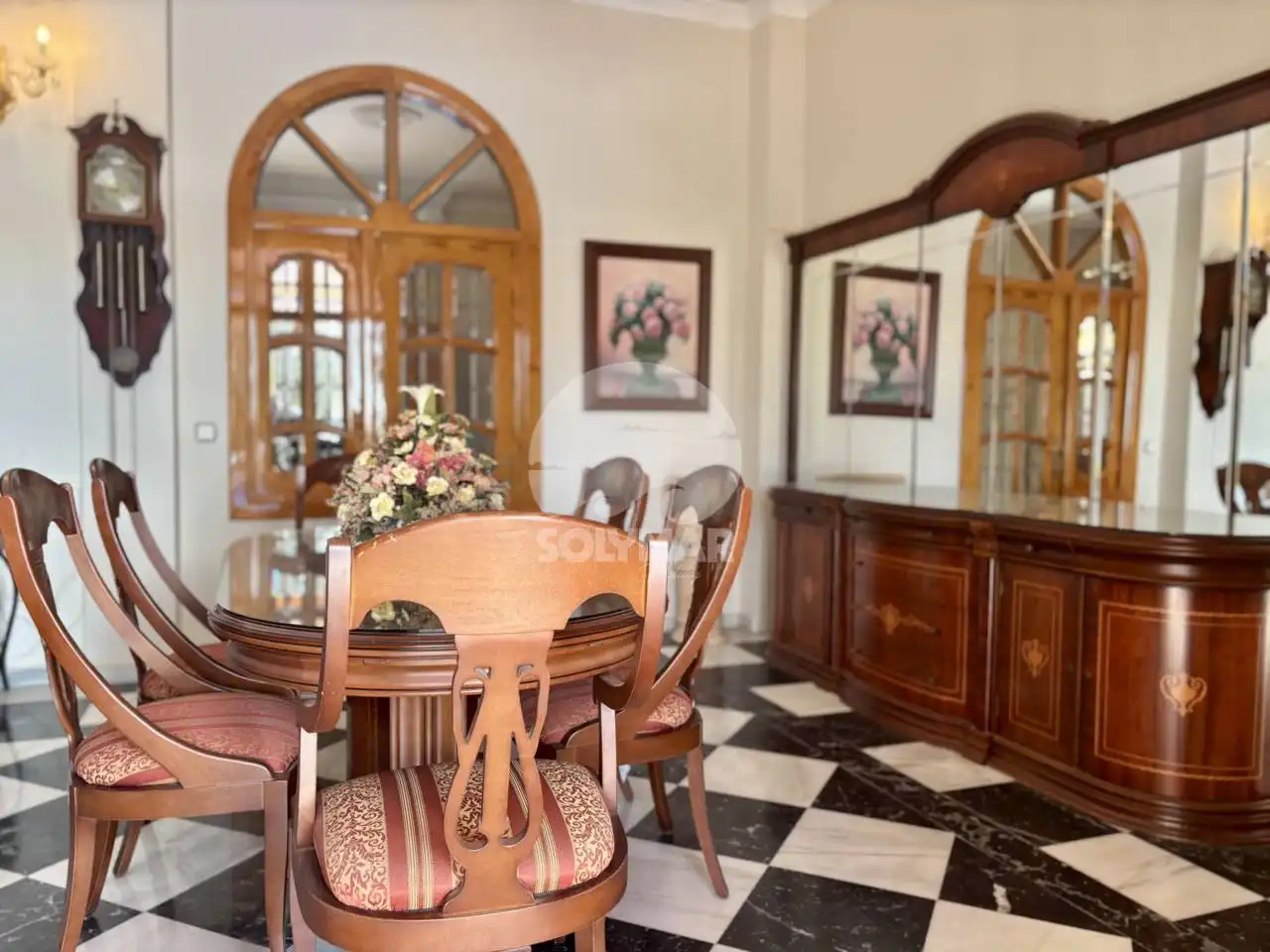 Menjador de Casa o xalet en venda en Vélez-Málaga amb Aire condicionat, Jardí privat i Terrassa