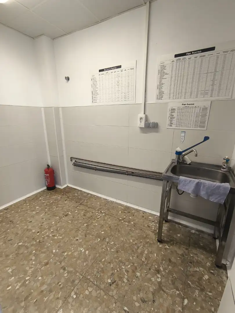 Cuina de Local de lloguer en Málaga amb Terrassa