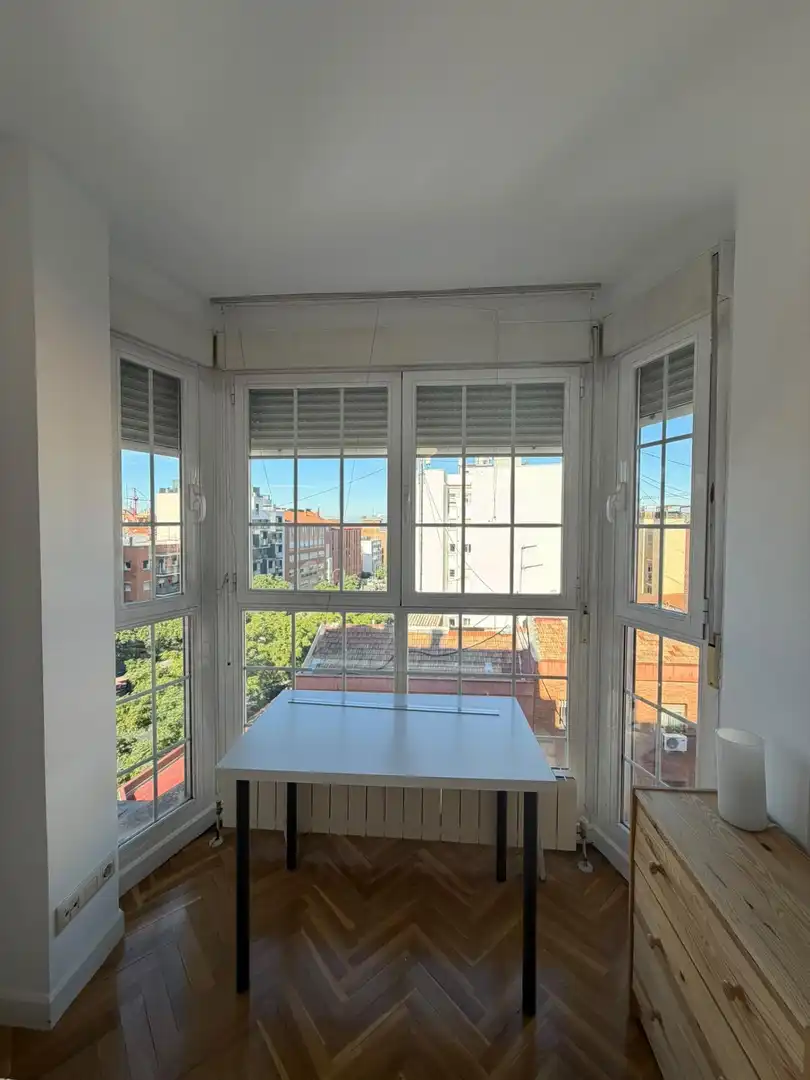 Wohnung zur Miete in Calle MARQUES DE VIANA, Valdeacederas