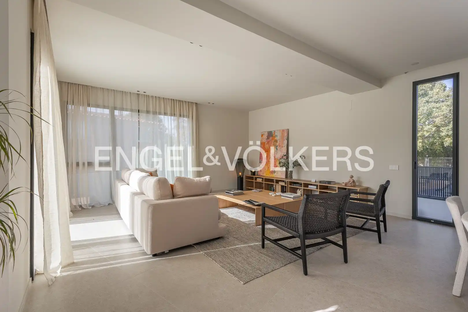 Living room of Houses for sale in Sant Cugat del Vallès  with Air Conditioner, Heating and Private garden