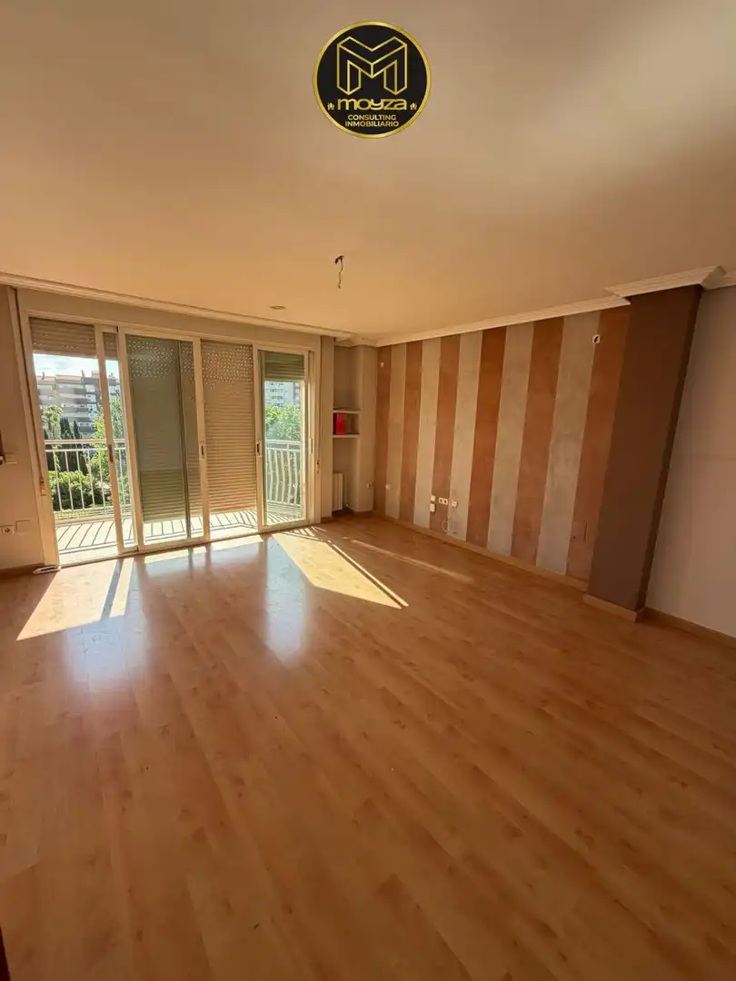 Sala d'estar de Pis en venda en Jaén amb Aire condicionat, Calefacció i Terrassa