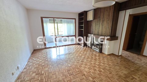 Photo 3 of Flat for rent in Calle Aldeanueva de la Vera, Las Águilas, Madrid Capital