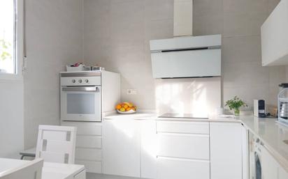 Kitchen of Flat for sale in  Valencia Capital  with Air Conditioner