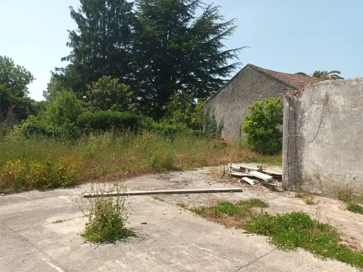 Houses for sale in Bergondo, A Coruña