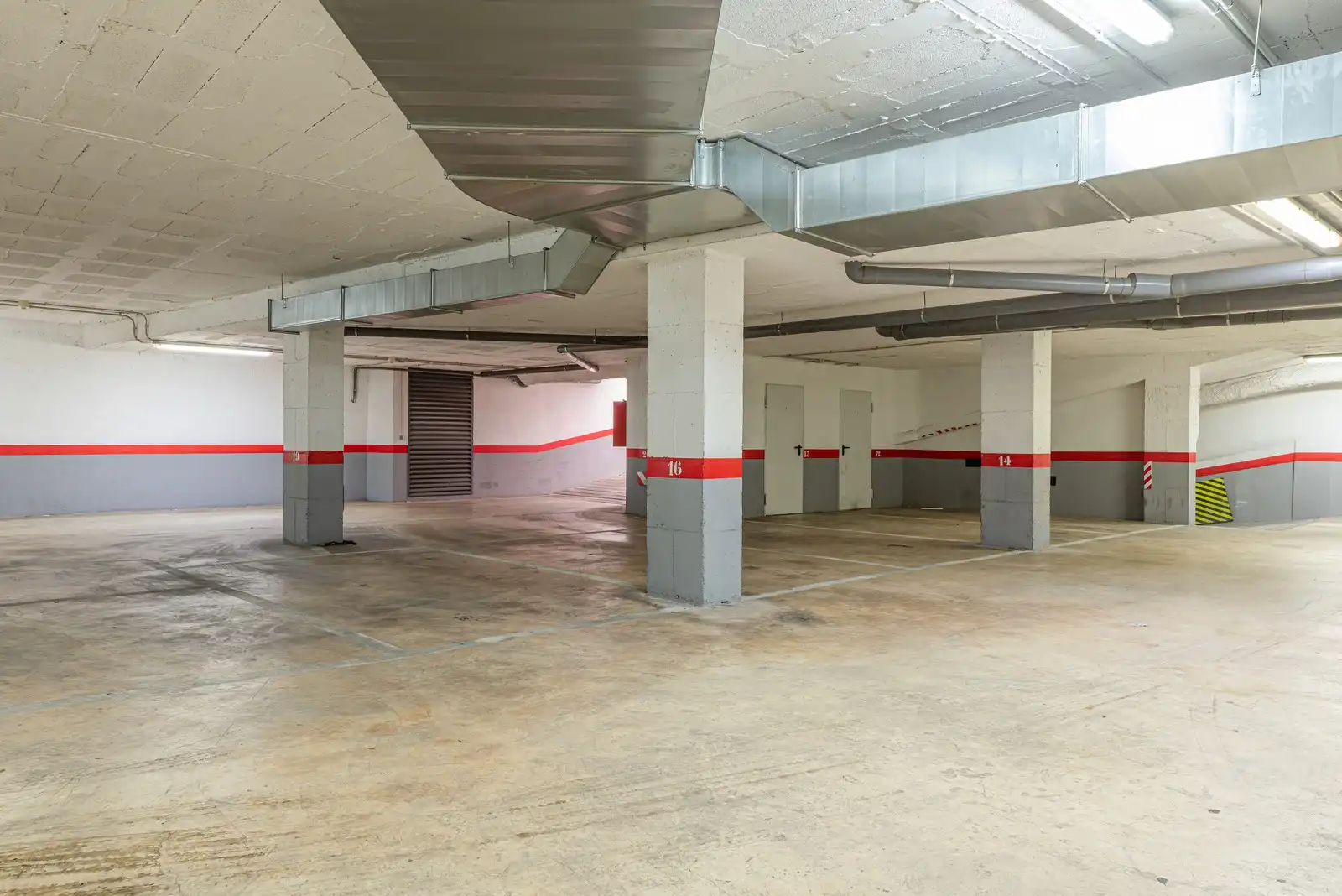 Parking de Piso en venta en Sabadell con Trastero