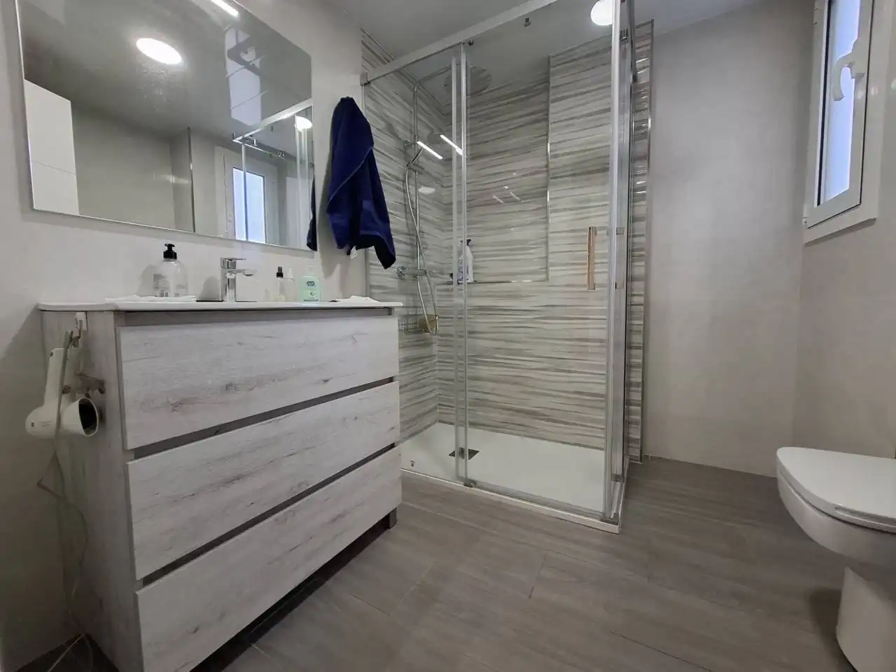 Badezimmer von Wohnung zum Verkauf in Rubí mit Klimaanlage, Heizung und Balkon