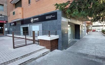 Vista exterior de Local en venda en  Madrid Capital