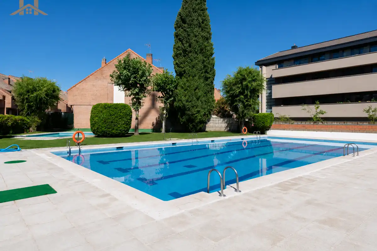 Piscina de Casa o xalet en venda en Colmenar Viejo amb Calefacció, Terrassa i Traster