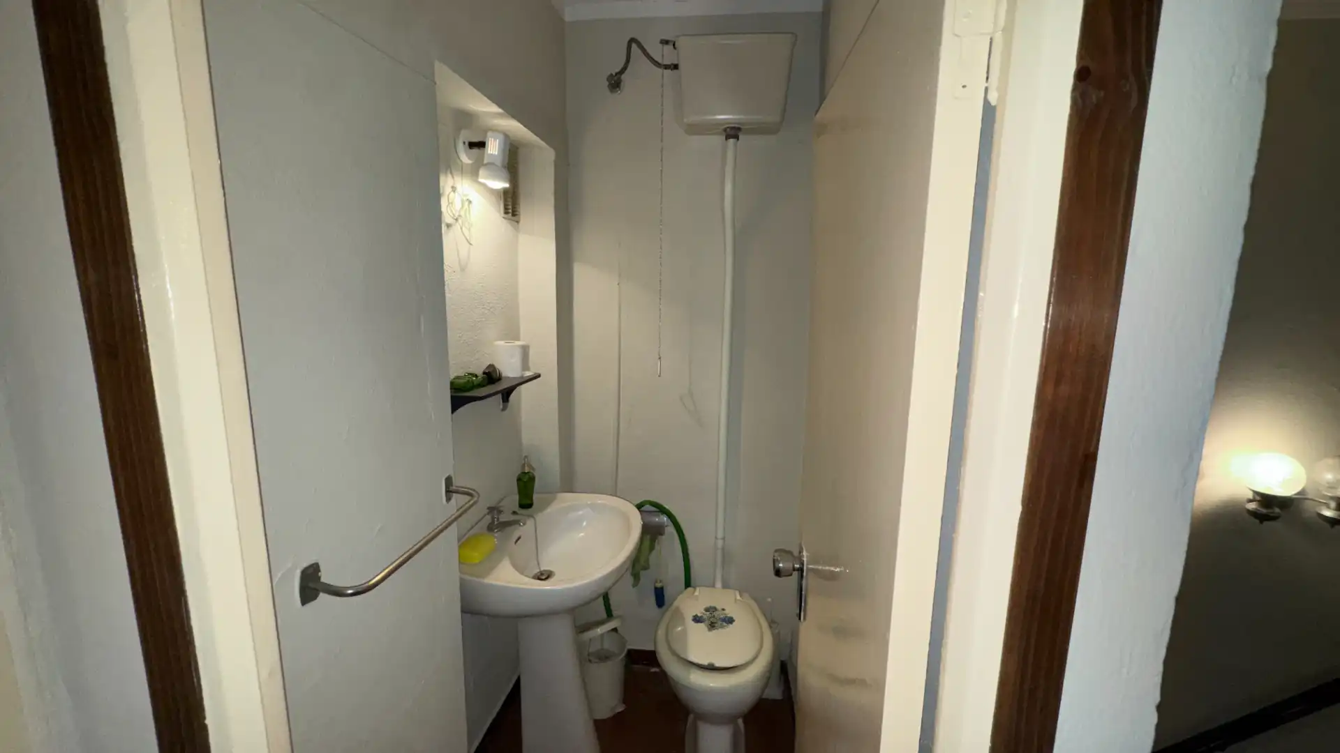 Bany de Casa o xalet en venda en Brenes amb Aire condicionat, Traster i Moblat