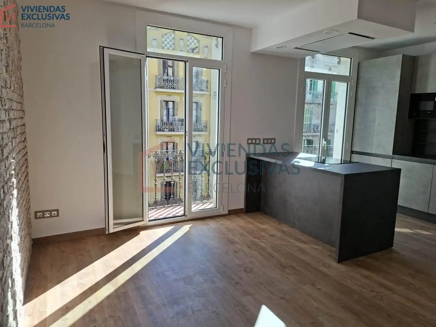 Piso con terraza en venta en Carrer de Viladomat, imagen 4
