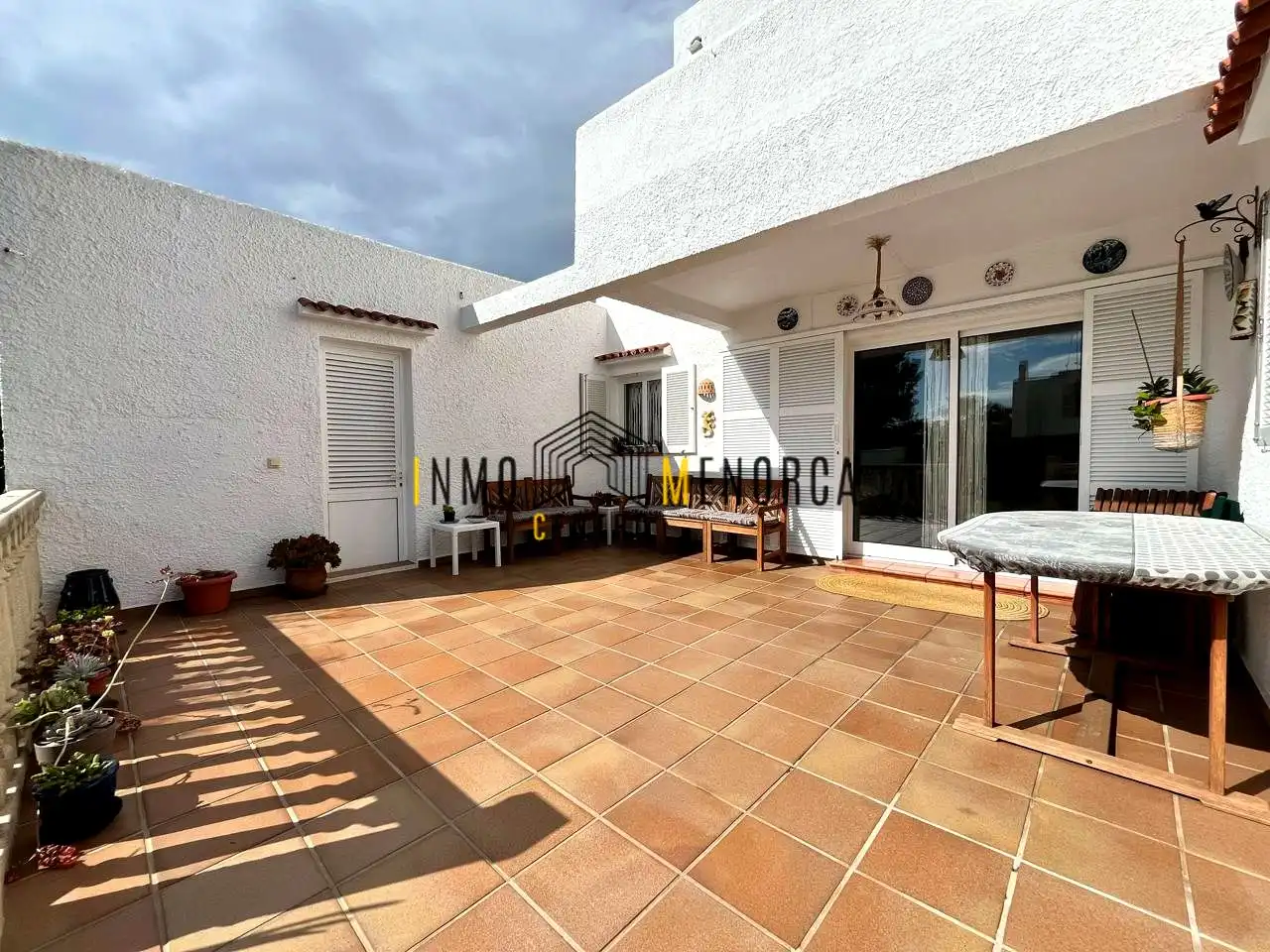 Vista exterior de Casa adosada en venda en Ciutadella de Menorca amb Jardí privat i Terrassa