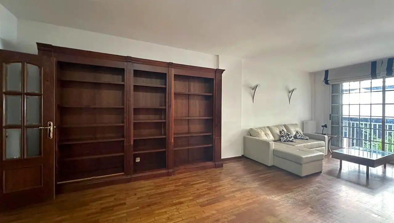 Wohnzimmer von Wohnung zum Verkauf in Barcelona mit Klimaanlage und Gemeinschaftspool