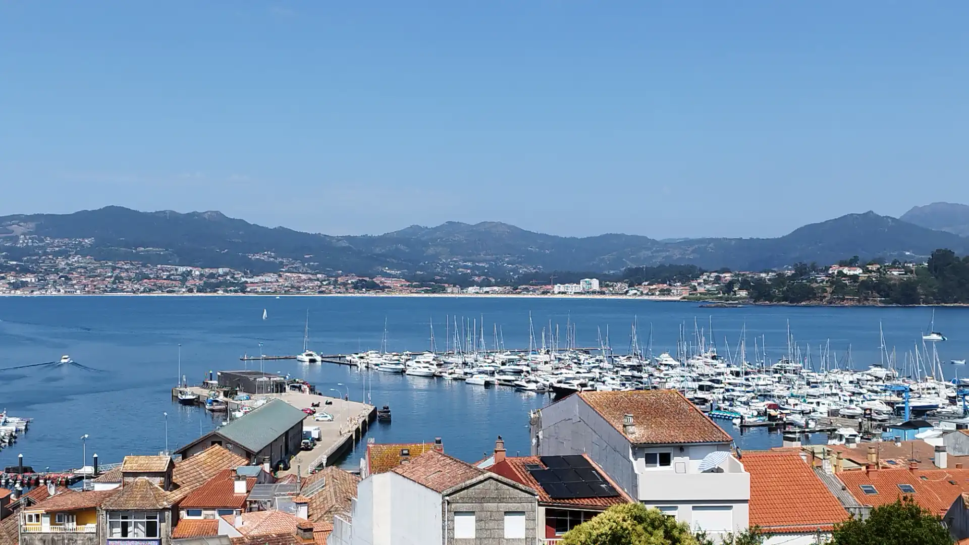 Exterior view of Attic for rent in Baiona  with Furnished, Balcony and Community pool