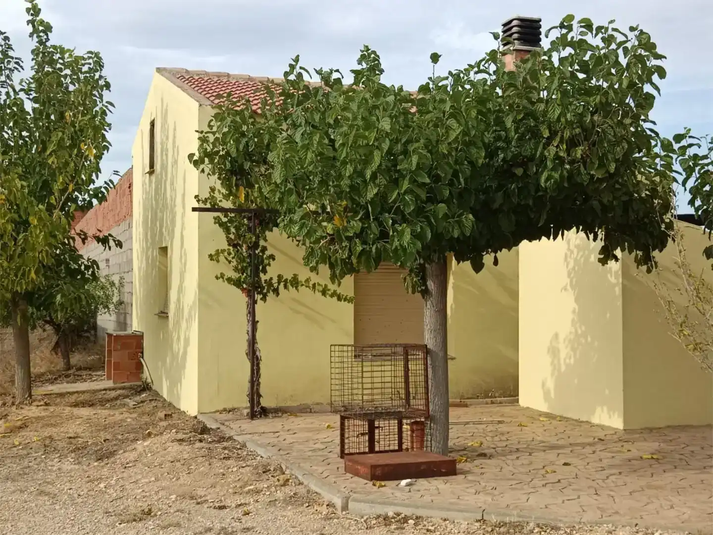 Vista exterior de Finca rústica en venda en Valdealgorfa amb Jardí privat, Piscina i Moblat