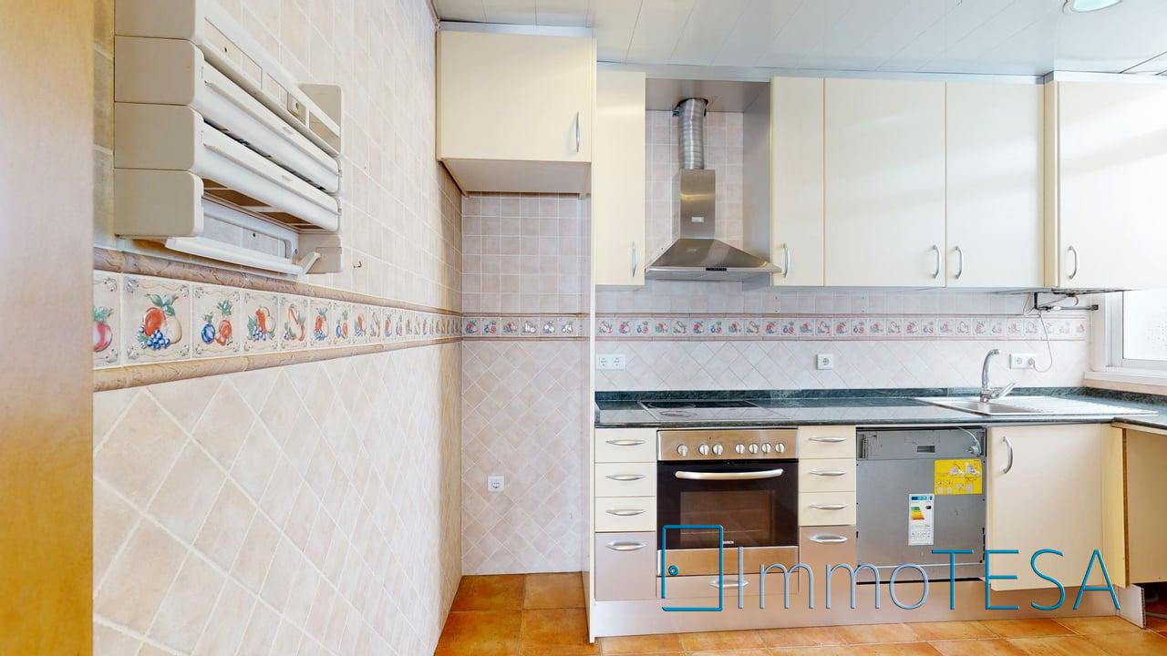 Kitchen of Flat for sale in Sabadell  with Heating, Parquet flooring and Balcony