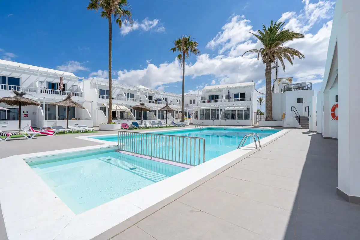 Piscina de Piso en venta en Tías con Balcón y Piscina comunitaria