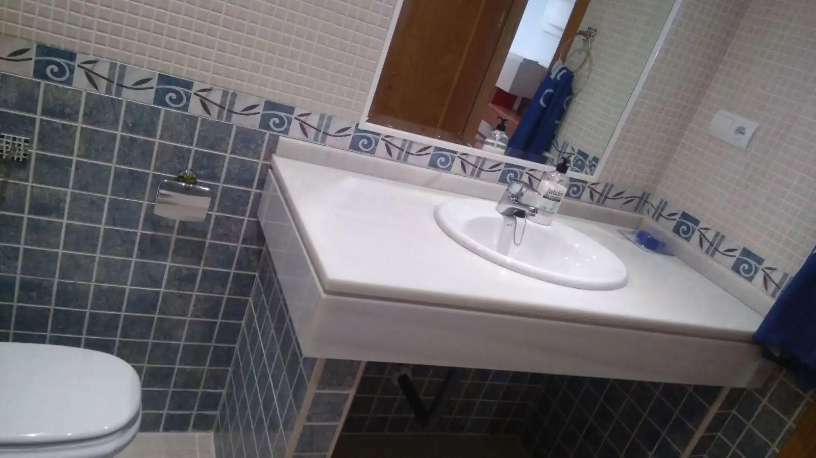 Baño de Piso de alquiler en Málaga con Aire acondicionado, Calefacción y Terraza