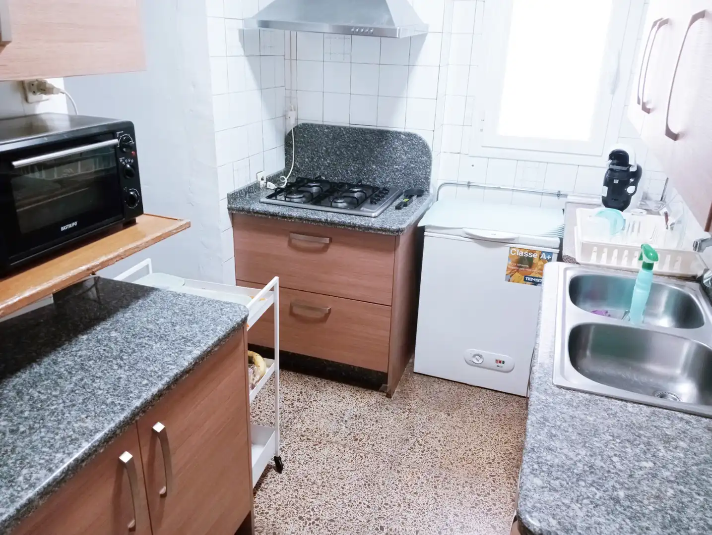 Kitchen of Flat for rent in Granada  with Private garden, Furnished and Oven