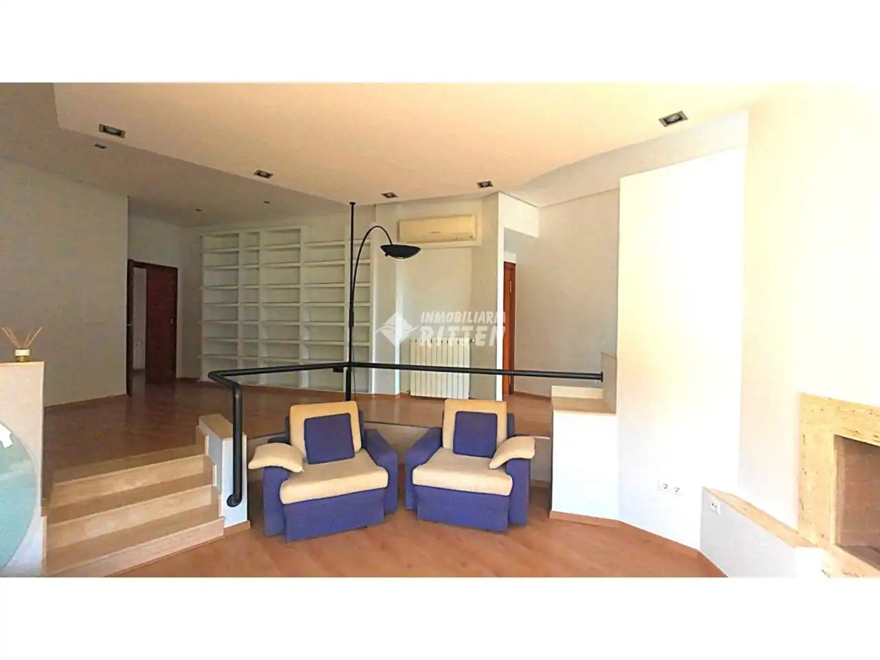 Sala d'estar de Casa o xalet en venda en Cartagena amb Aire condicionat, Jardí privat i Terrassa