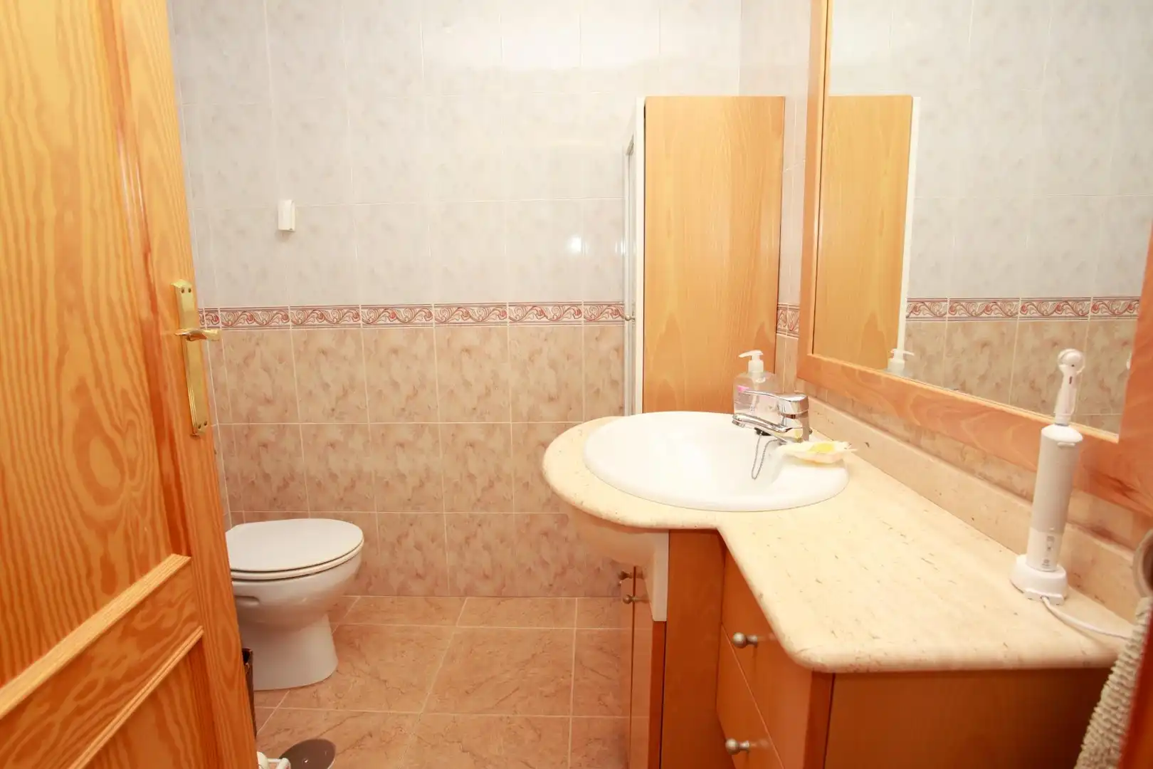 Baño de Piso en venta en La Unión con Amueblado