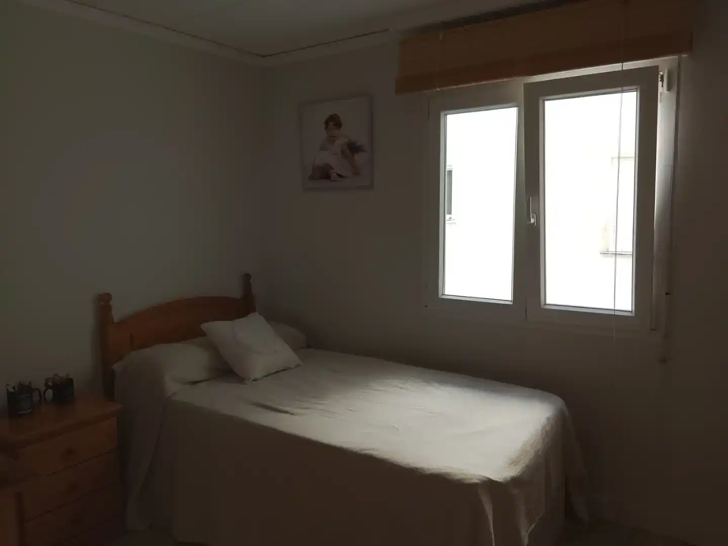 Bedroom of Flat for share in Onil  with Air Conditioner, Private garden and Storage room